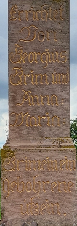 Inschrift auf dem Kreuz